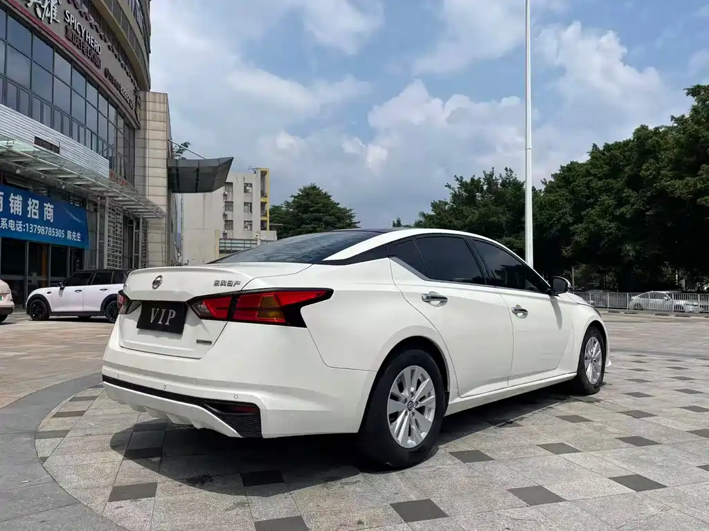 Nissan Teana — миниатюра 7