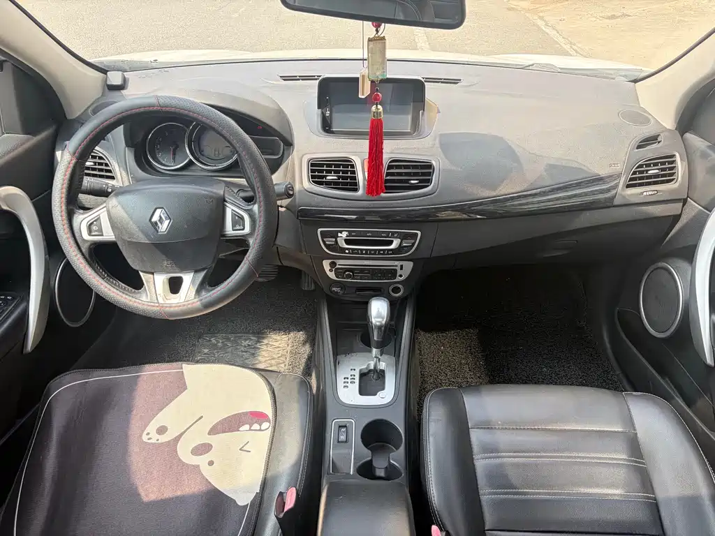 Renault Fluence — миниатюра 10