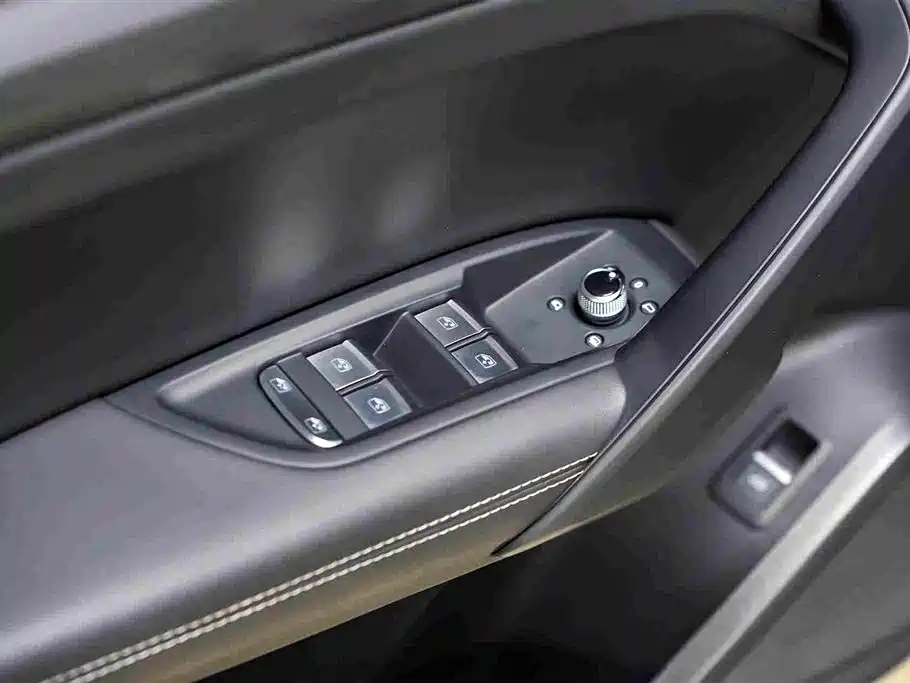 Audi Q5L — миниатюра 8