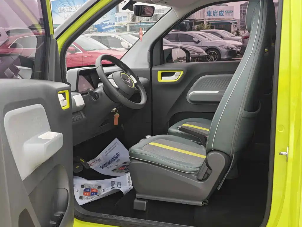 Wuling MINIEV — миниатюра 5