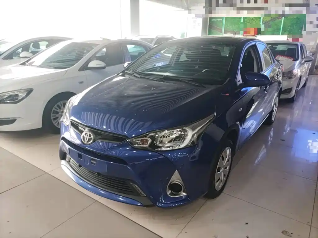 Toyota Yaris L — миниатюра 2