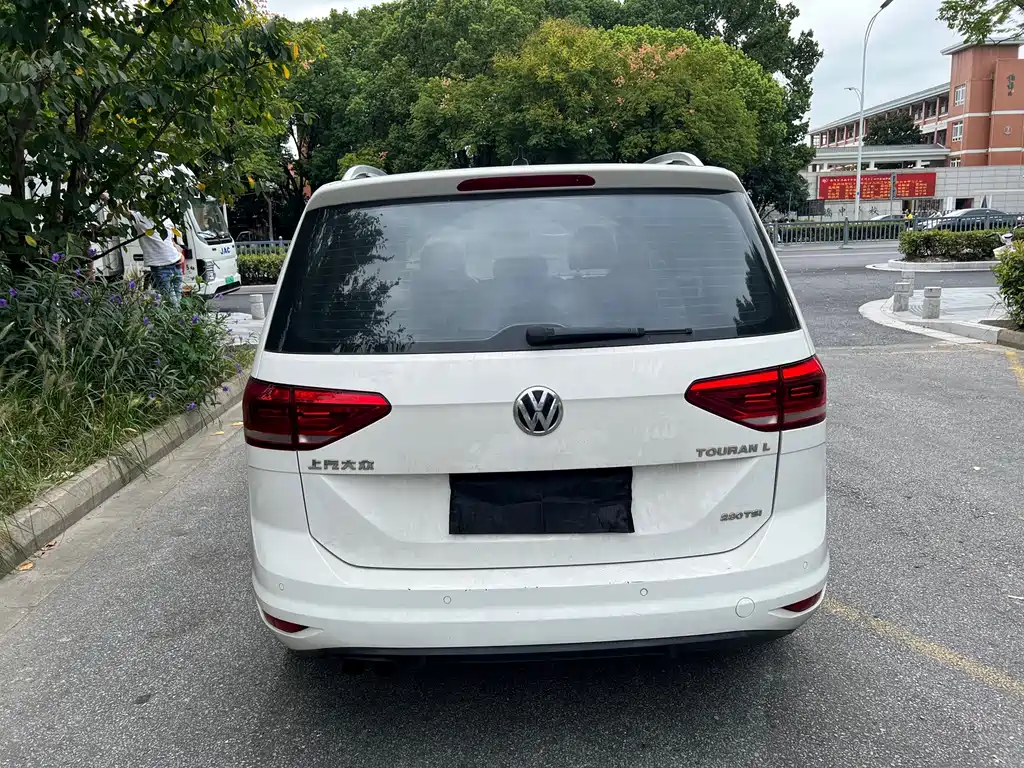 Volkswagen Touran — миниатюра 6