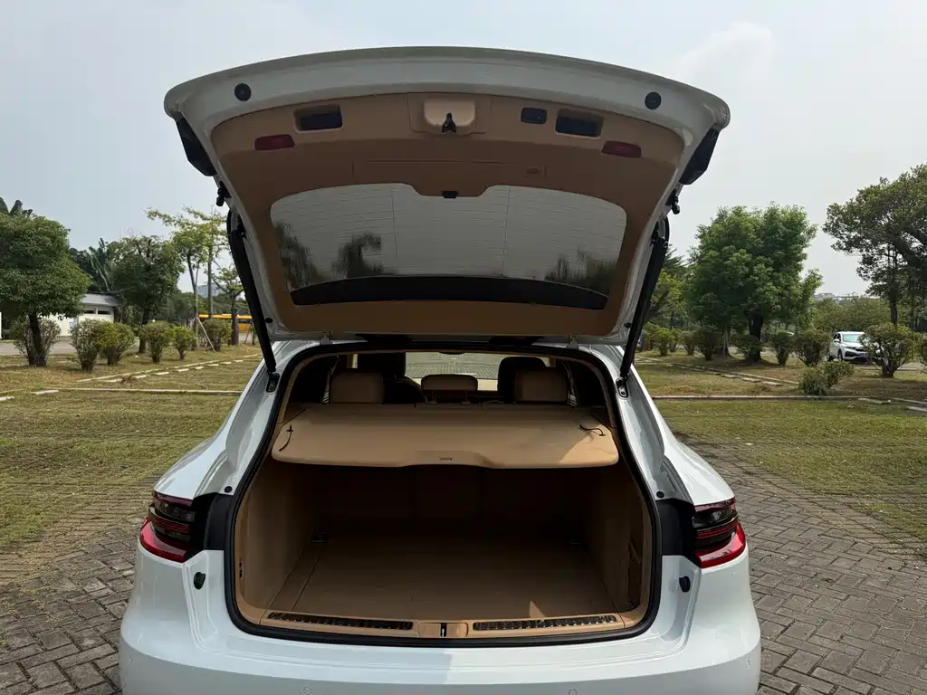 Porsche Macan — миниатюра 8