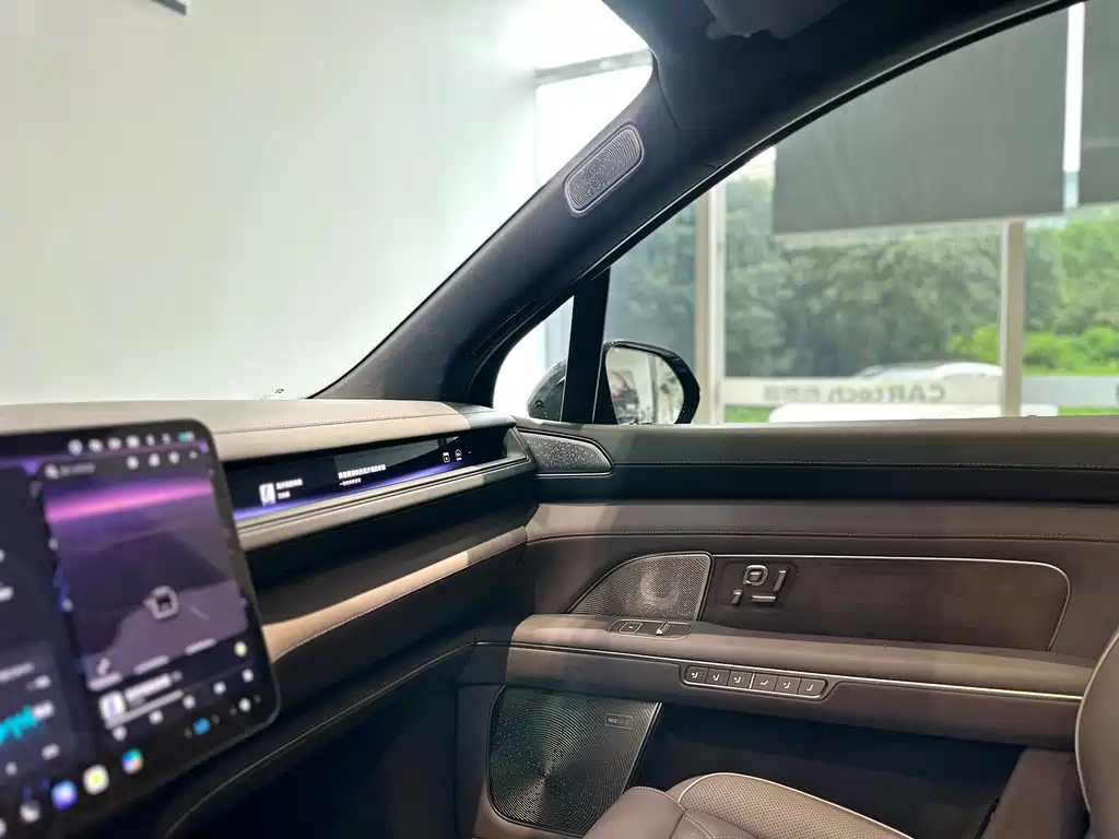 NIO ES8 — миниатюра 7