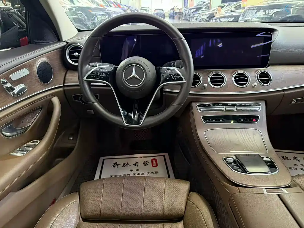 Mercedes-Benz E-Class — миниатюра 8