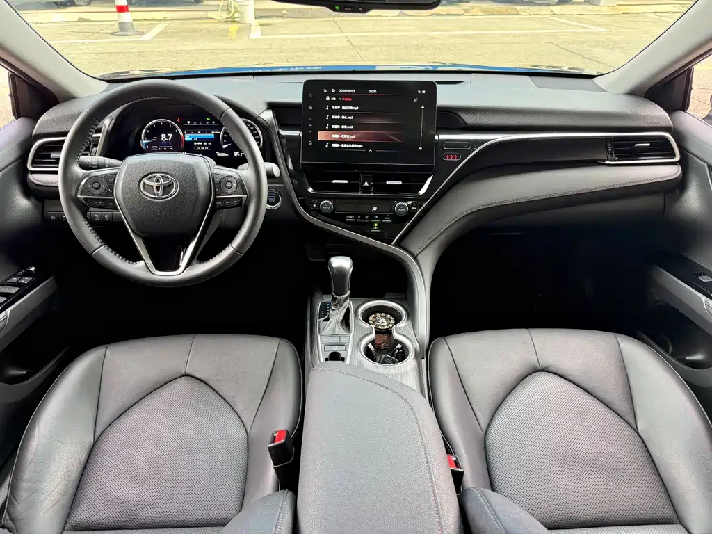 Toyota Camry — миниатюра 9