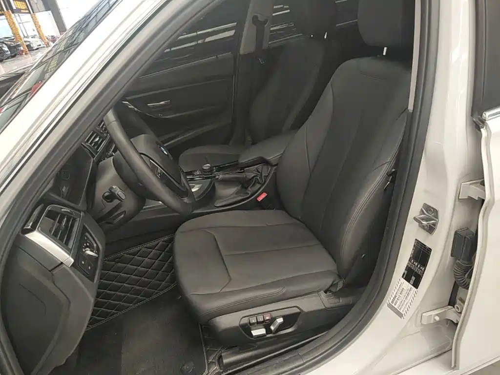 BMW 3 Series — миниатюра 15