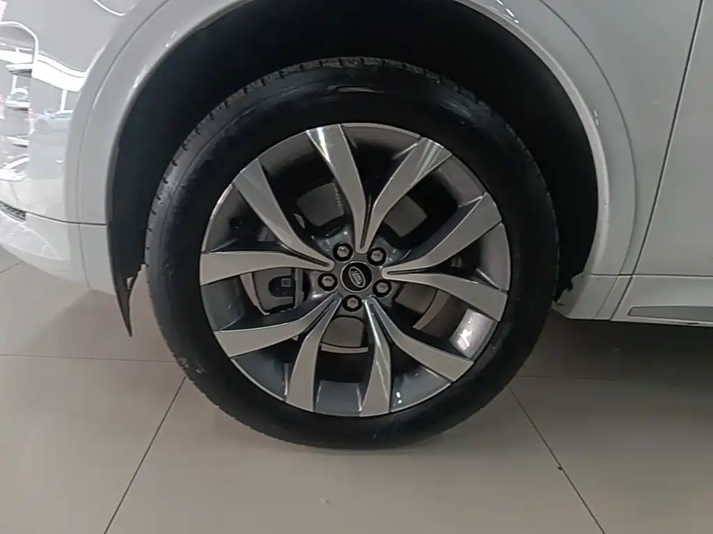 Land Rover Discovery Sport — миниатюра 23