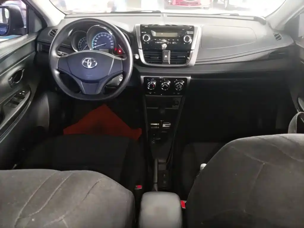 Toyota Yaris L — миниатюра 10