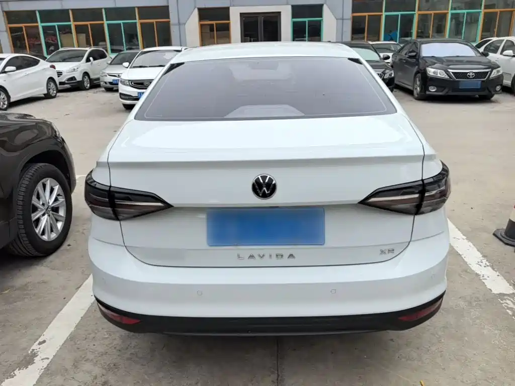 Volkswagen Lavida — миниатюра 6