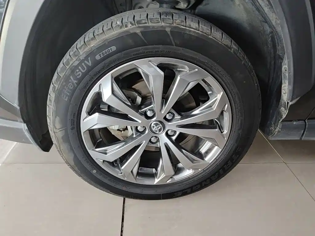 Toyota RAV4 — миниатюра 23