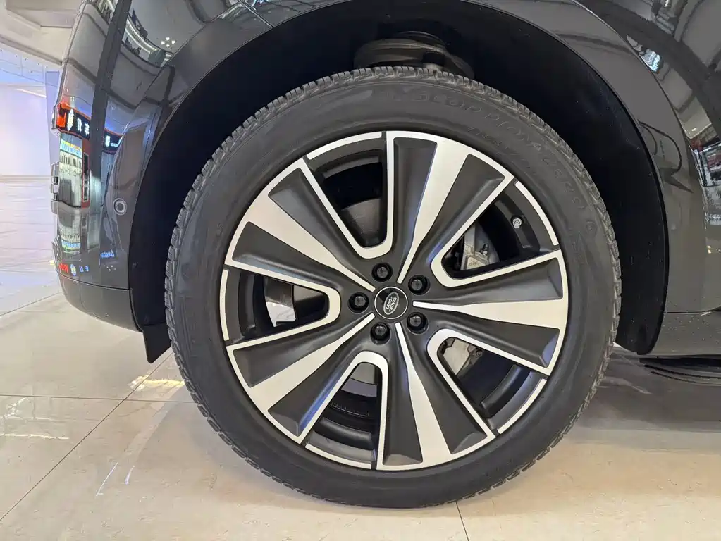 Land Rover Range Rover — миниатюра 9