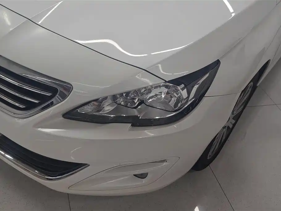 Peugeot 408 2016 1.6T AT Luxury