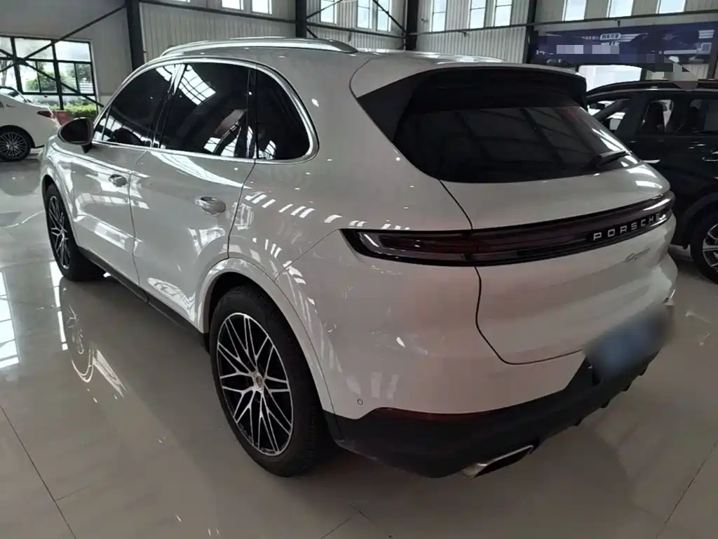 Porsche Cayenne — миниатюра 5
