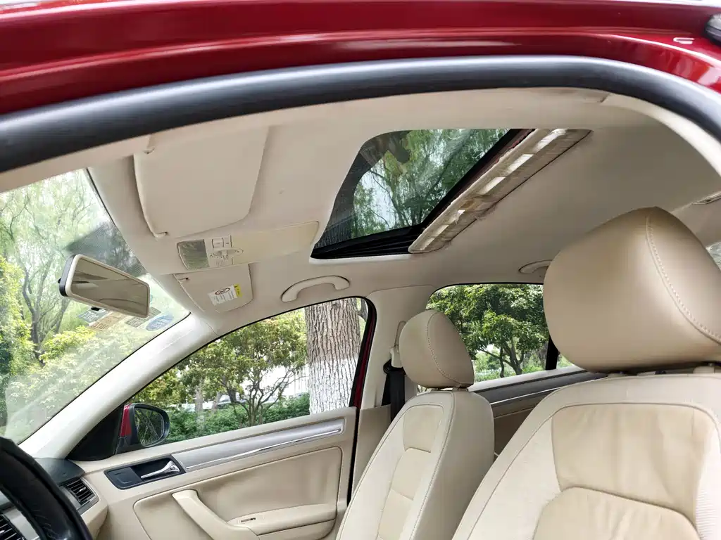 Volkswagen Bora 2014 1.6L AT Comfort
