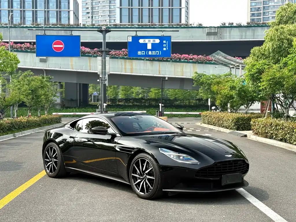 Aston Martin DB11 2022 4.0T V8 Coupe