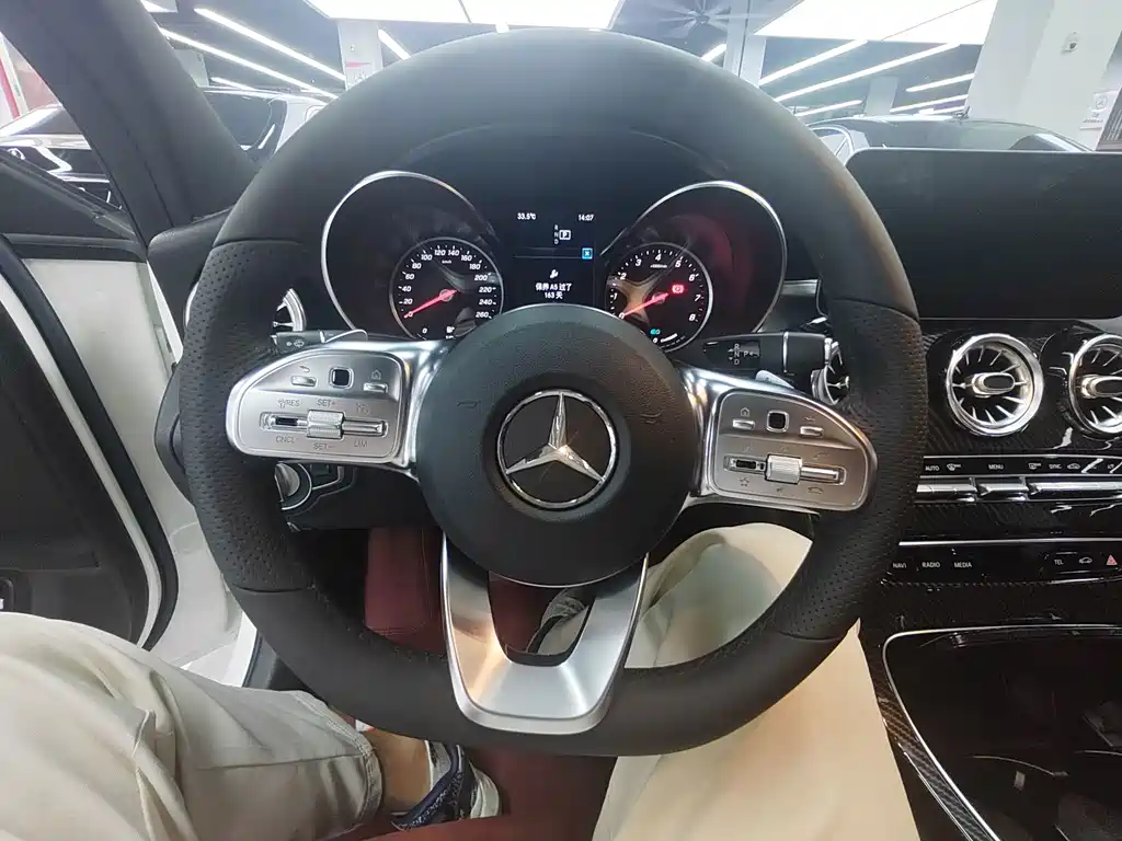 Mercedes-Benz C-Class — миниатюра 6