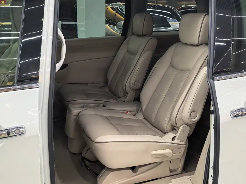 Nissan Quest — миниатюра 10