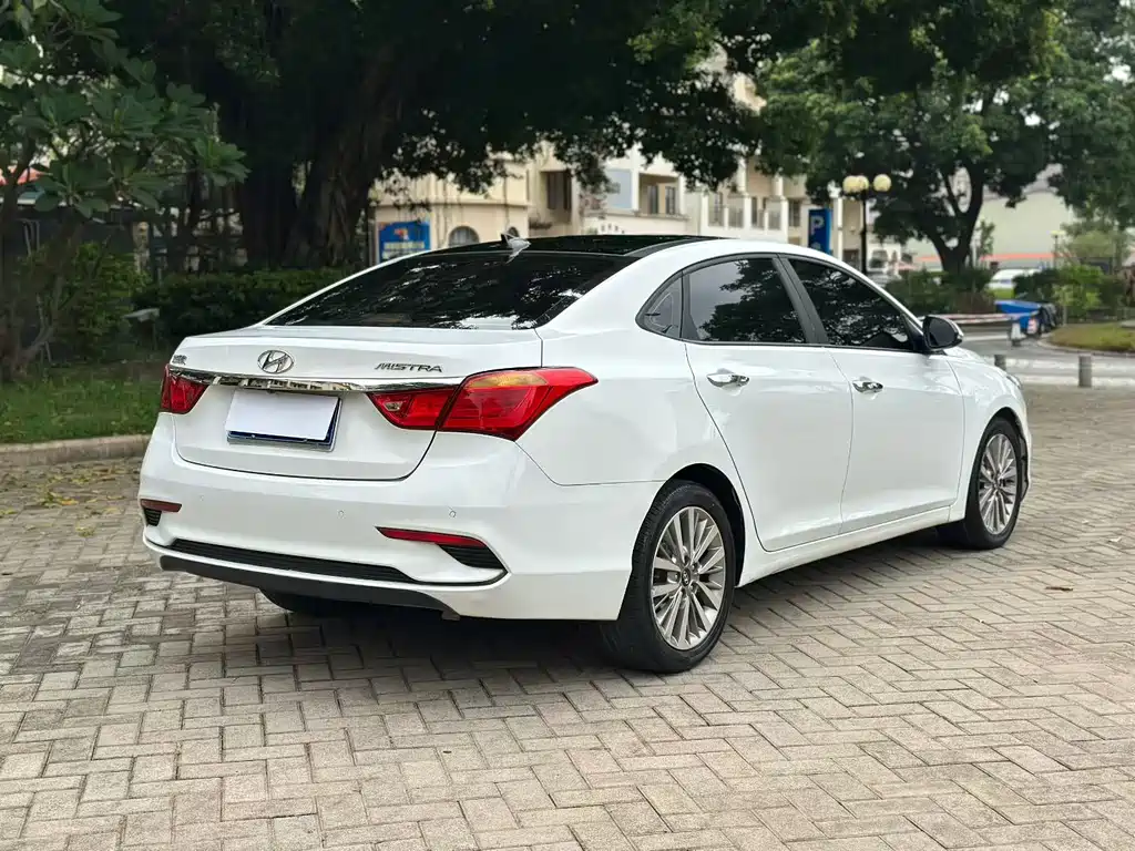 Hyundai Mistra — миниатюра 9