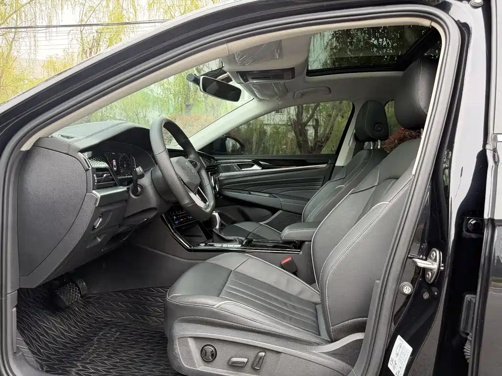 Volkswagen Passat 2022 330TSI Elite