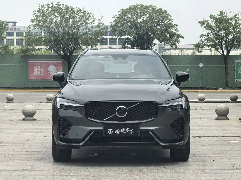 Volvo XC60 2026 B5 Sport