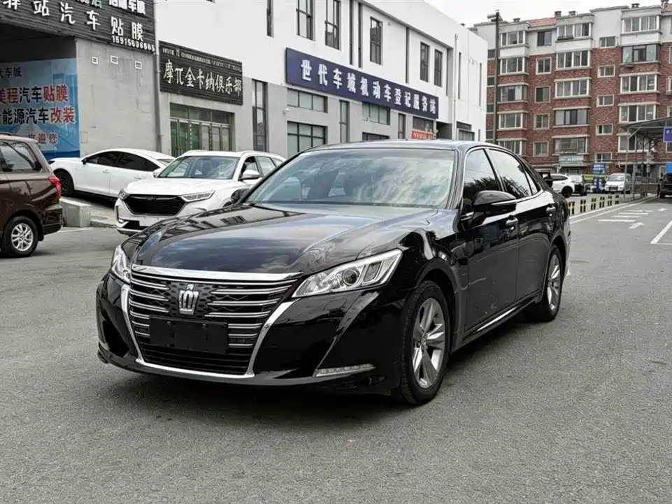 Купить Toyota Crown