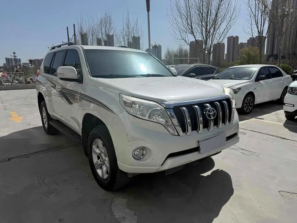 Toyota Land Cruiser Prado 2016 2.7L AT Standard