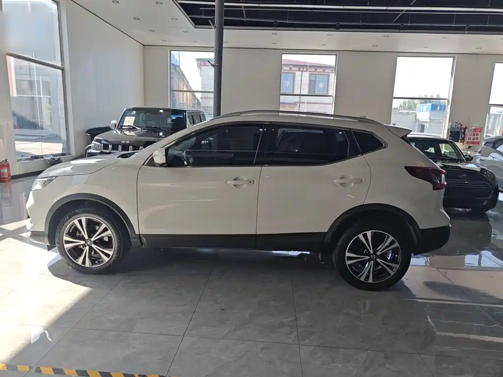 Nissan Qashqai — миниатюра 12