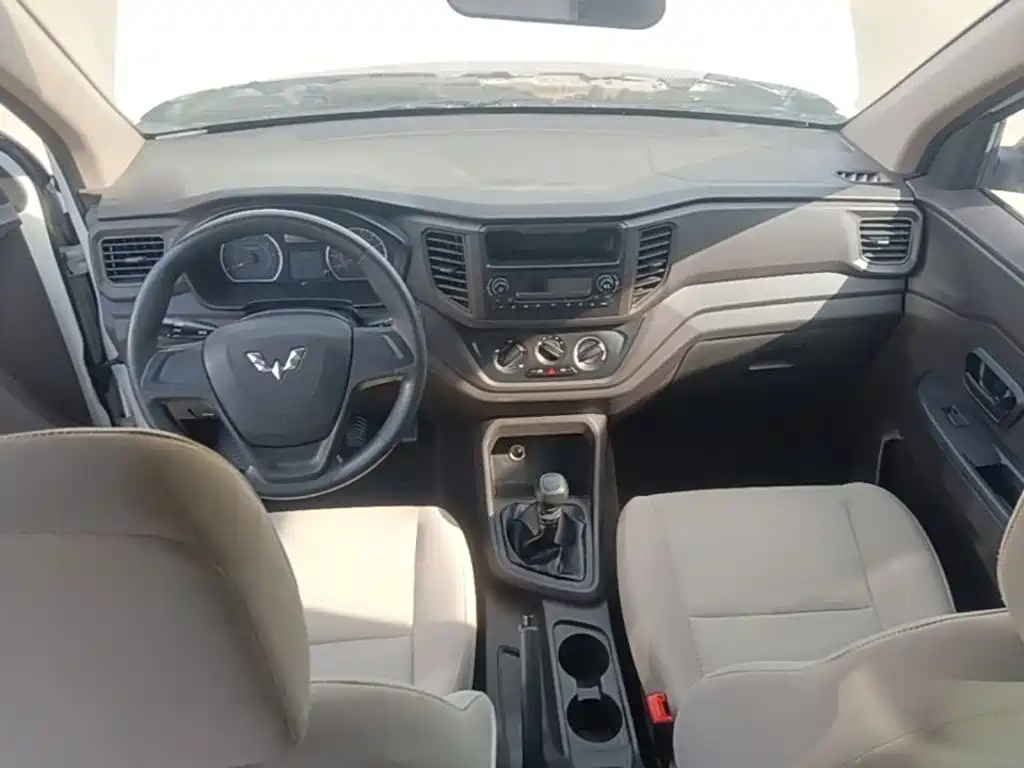 Wuling Hongguang V — миниатюра 10
