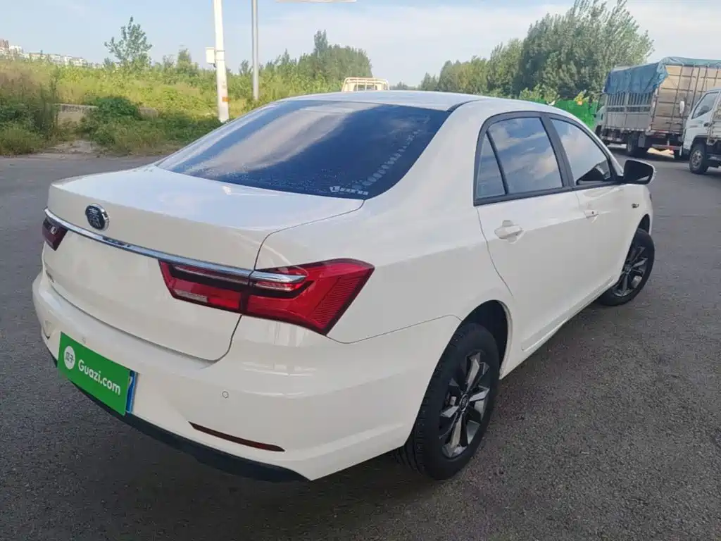 BYD Qin — миниатюра 7