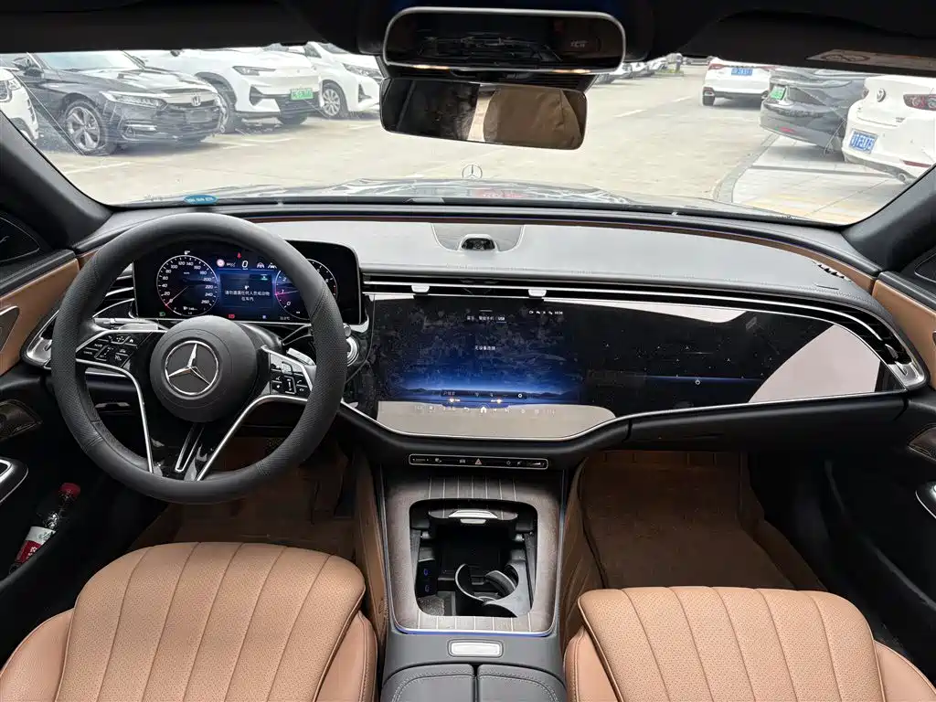 Mercedes-Benz E-Class — миниатюра 5