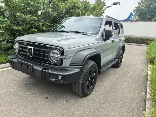 2023 TANK 300