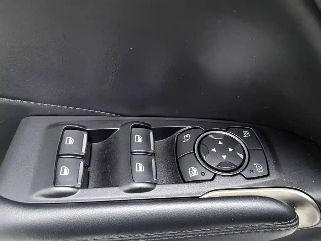 Lincoln MKC — миниатюра 9