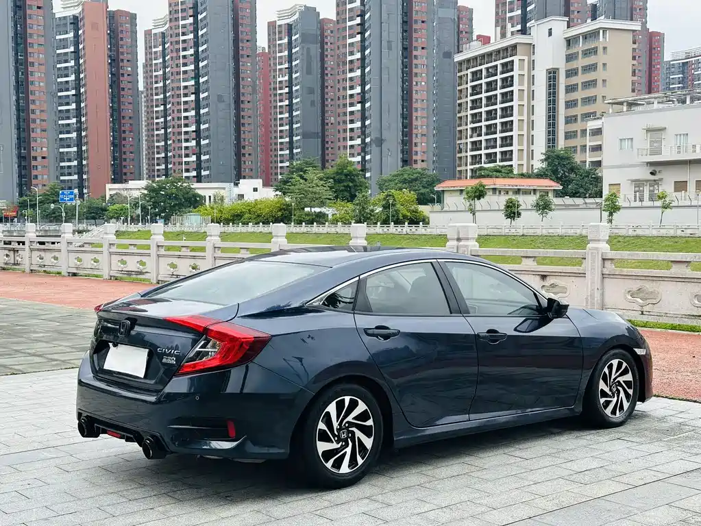 Honda Civic — миниатюра 4
