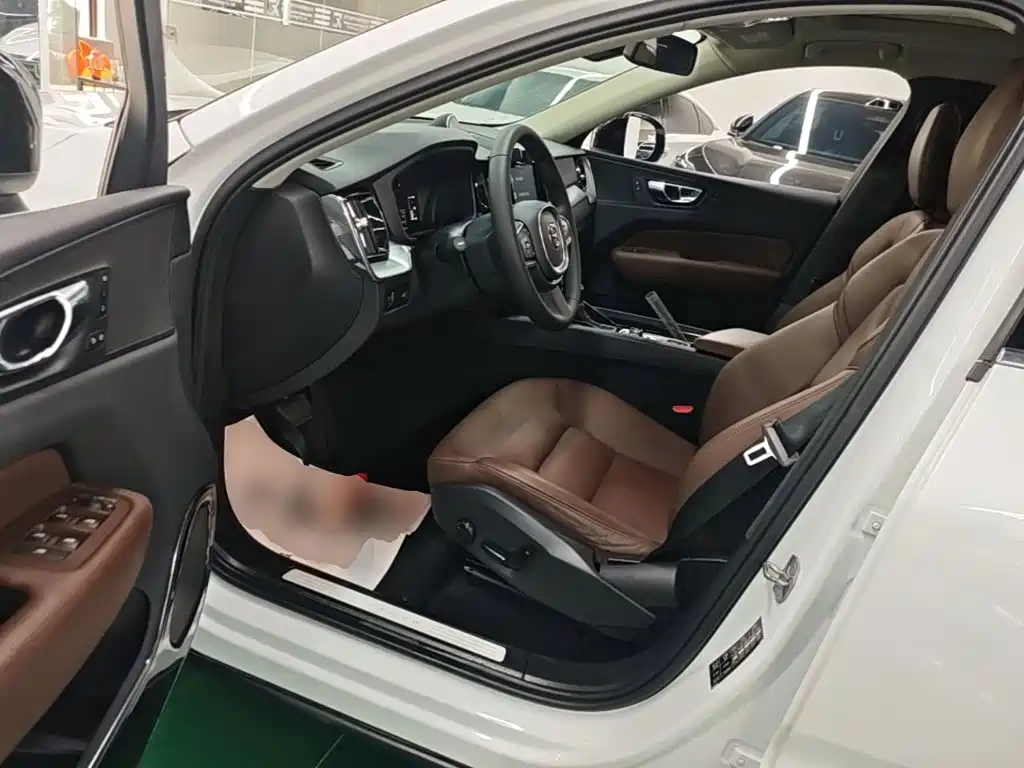 Volvo XC60 — миниатюра 16