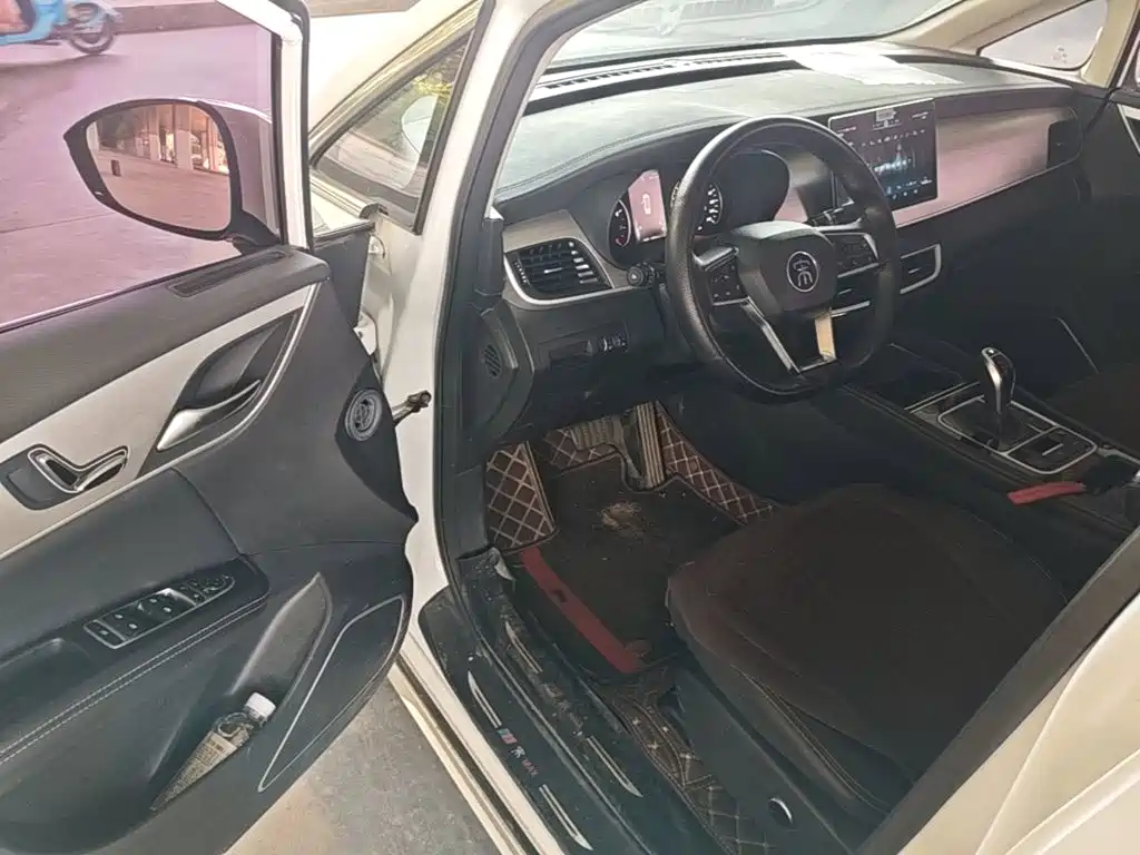 BYD MAX — миниатюра 16