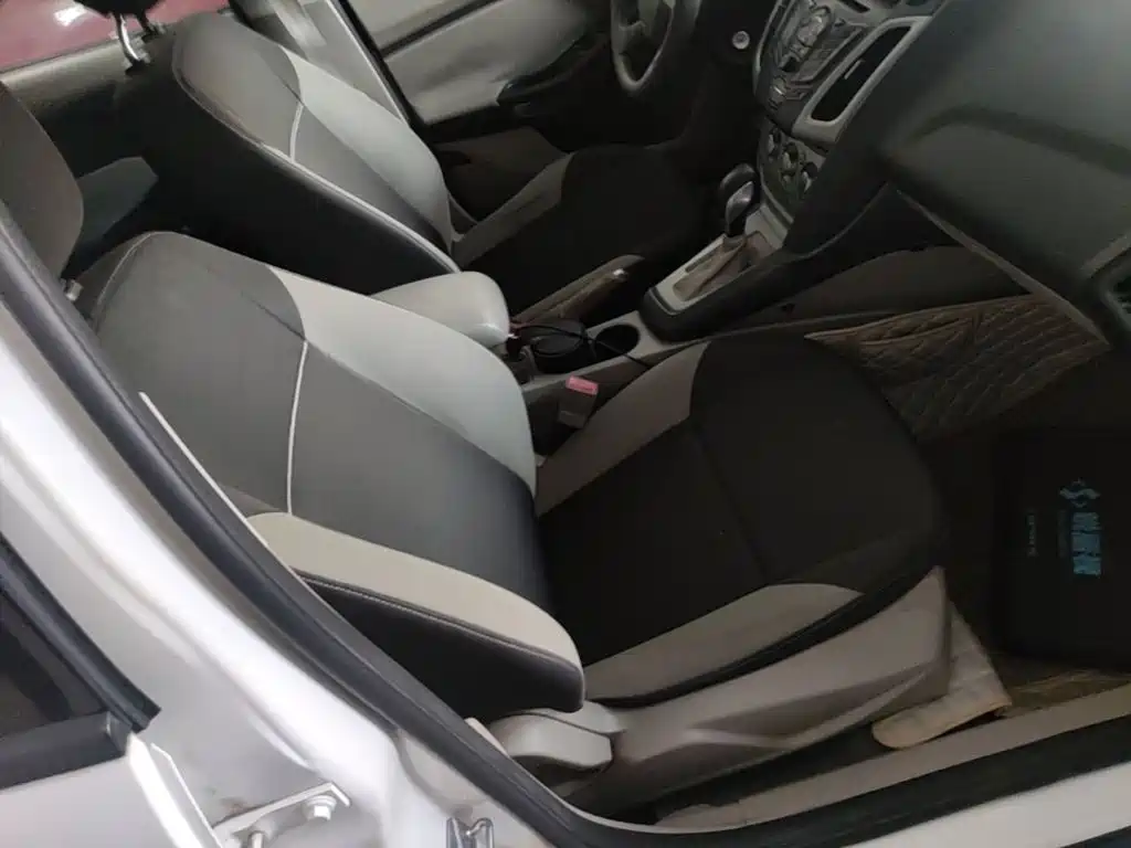 Ford Focus — миниатюра 25