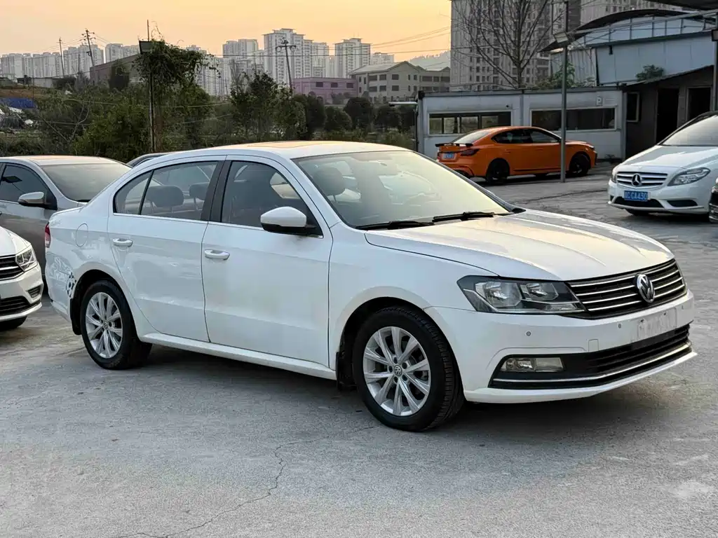 Volkswagen Lavida — миниатюра 3