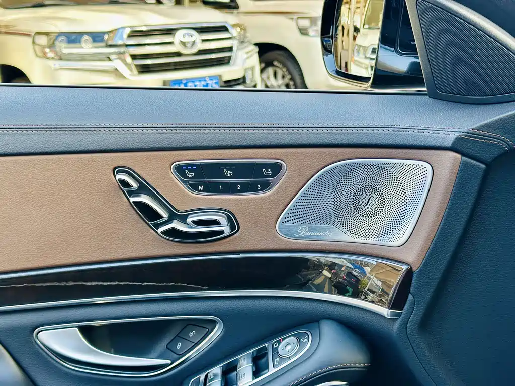 Mercedes-Benz S-Class — миниатюра 13