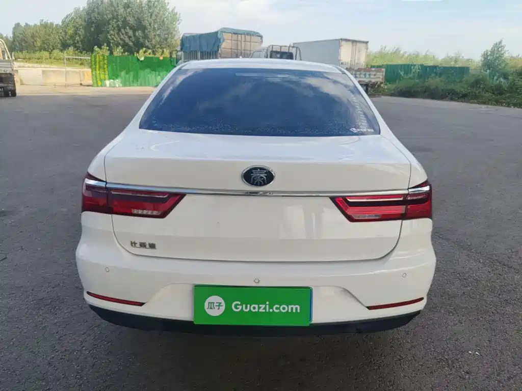 BYD Qin — миниатюра 6