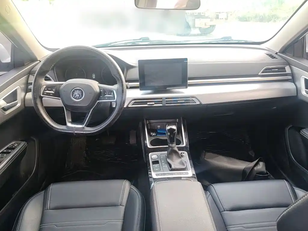 BYD Qin — миниатюра 10