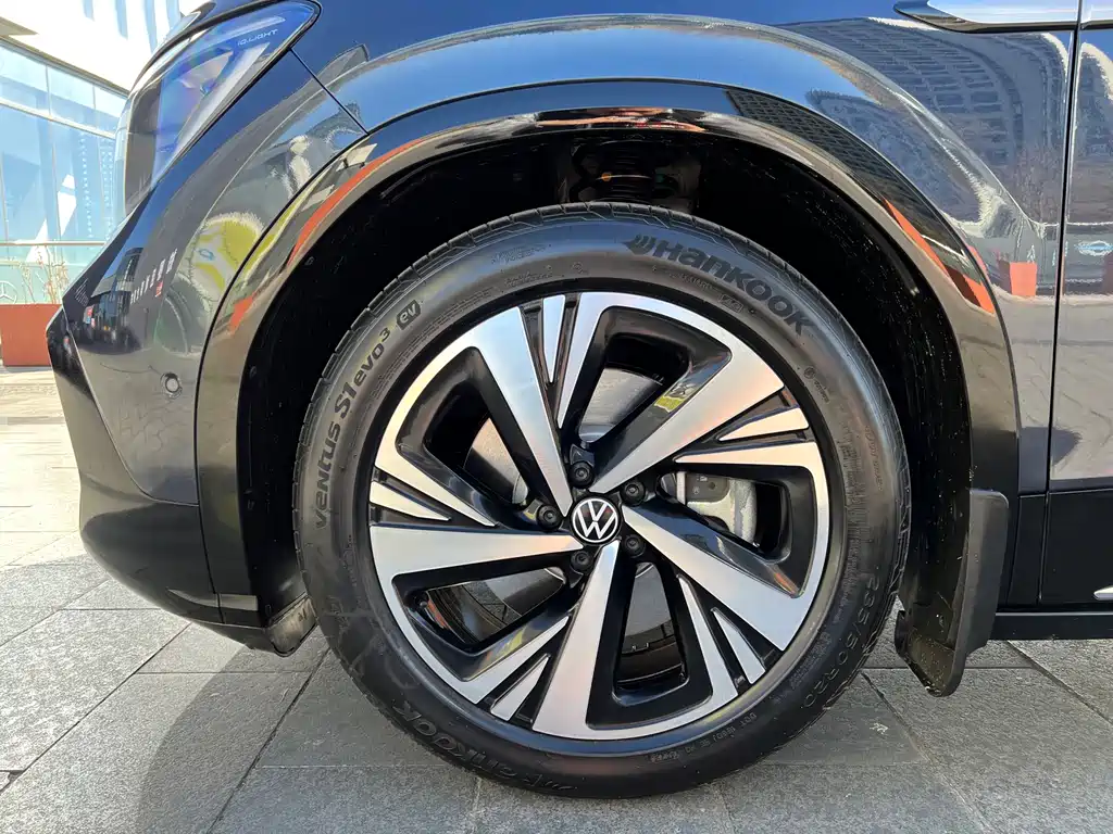 VOLKSWAGEN ID.6 CROZZ