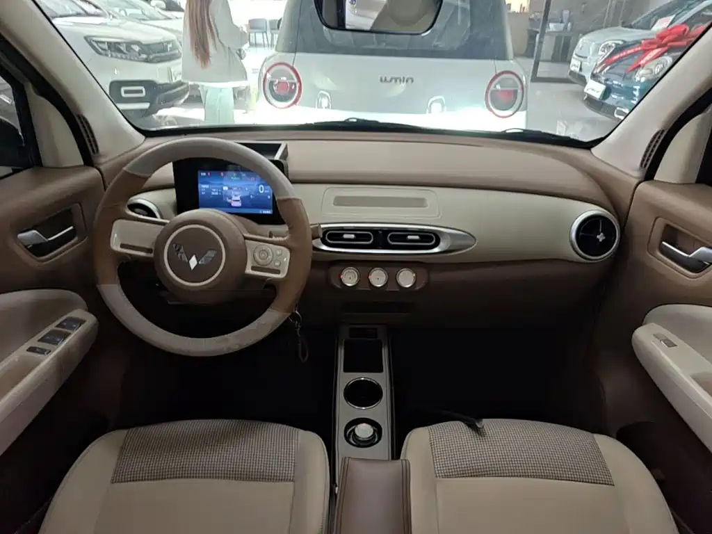 Wuling MINIEV — миниатюра 10