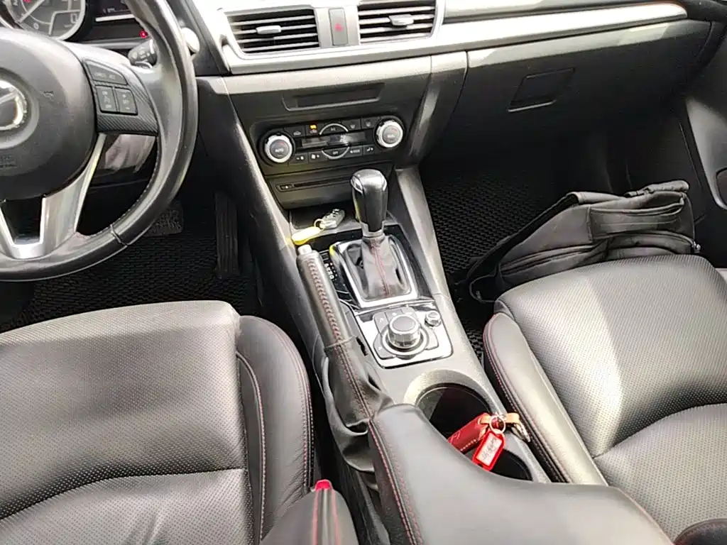 Mazda 3 Axela — миниатюра 14