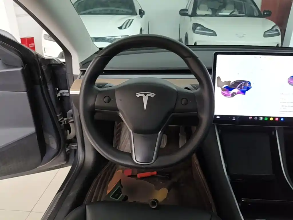 Tesla Model 3 — миниатюра 11