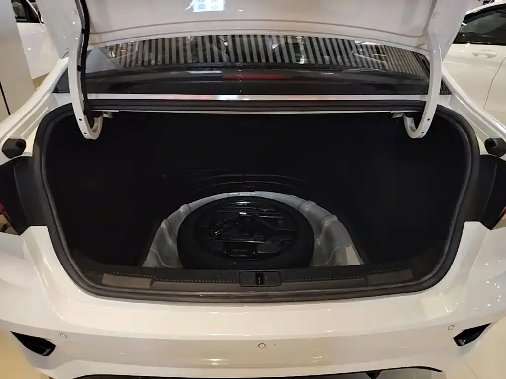 Roewe i5 — миниатюра 19