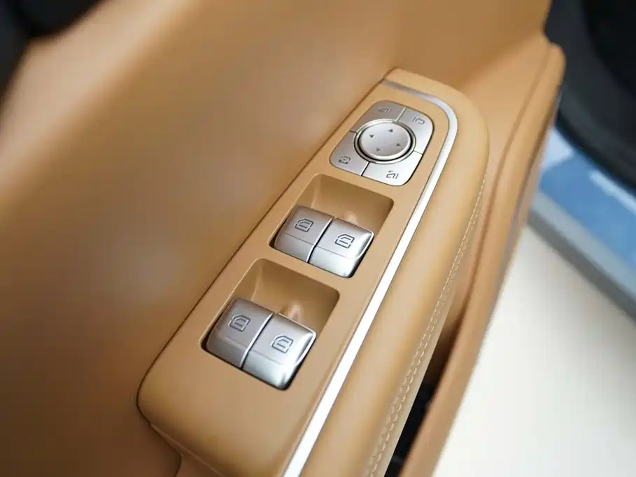 Li Auto Li ONE — миниатюра 10