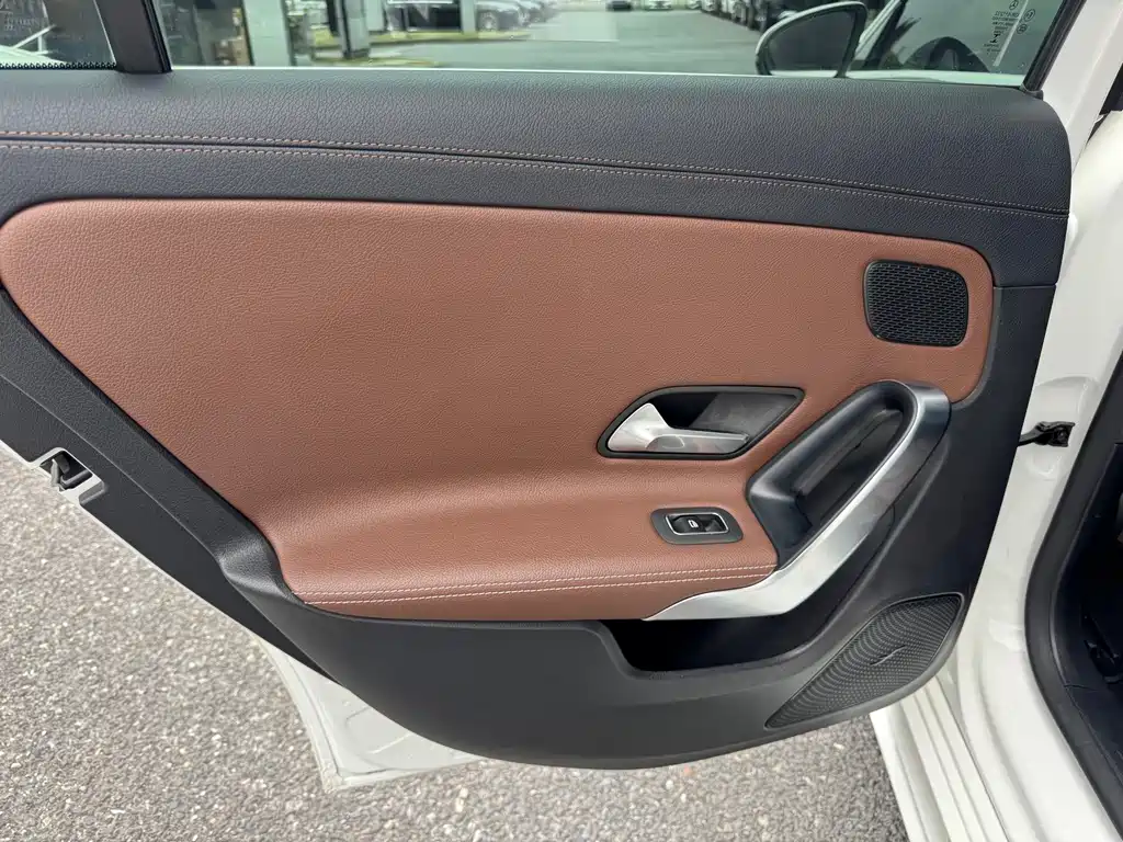 Mercedes-Benz A-Class — миниатюра 14