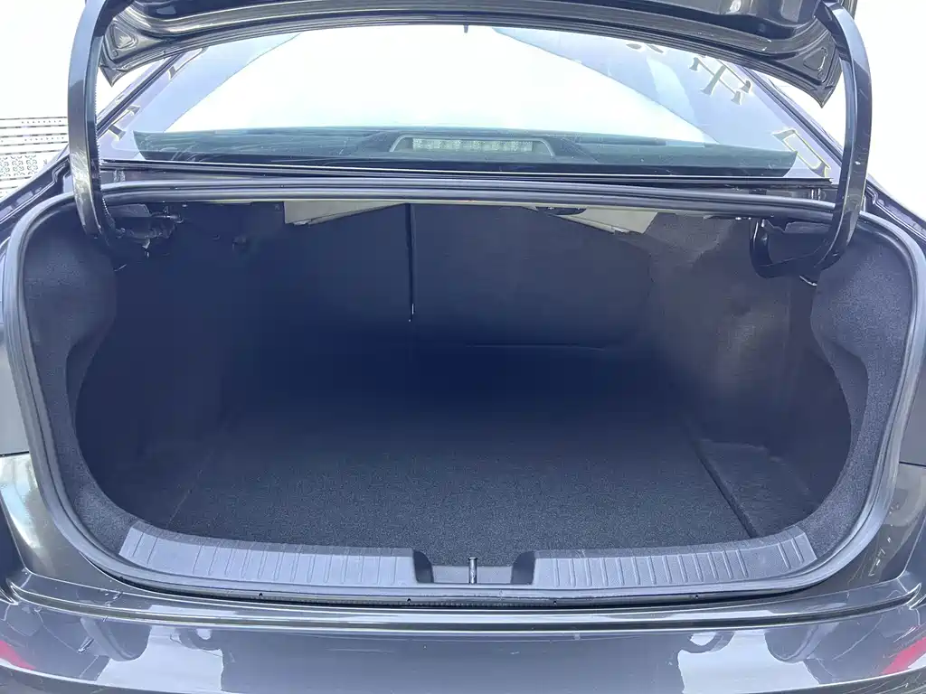 Volkswagen Sagitar — миниатюра 16