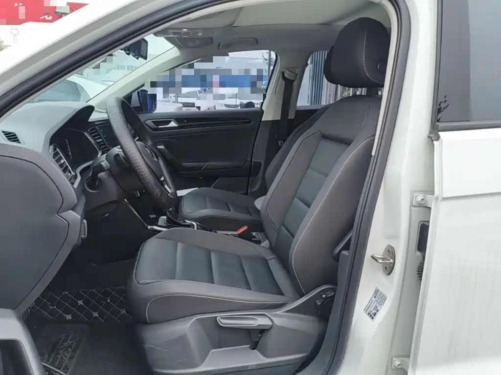 Volkswagen T-Roc — миниатюра 15